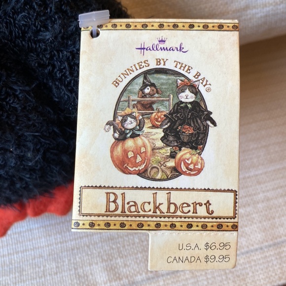 Bunnies By The Bay Hallmark Black Crow Blackbert Plush With Pumpkin 2002 - Picture 5 of 13